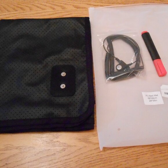 Voreek Black Grounding Mat Conductive PU Leather 28 x 39 inches Cord Pen-NEW - Picture 2 of 2